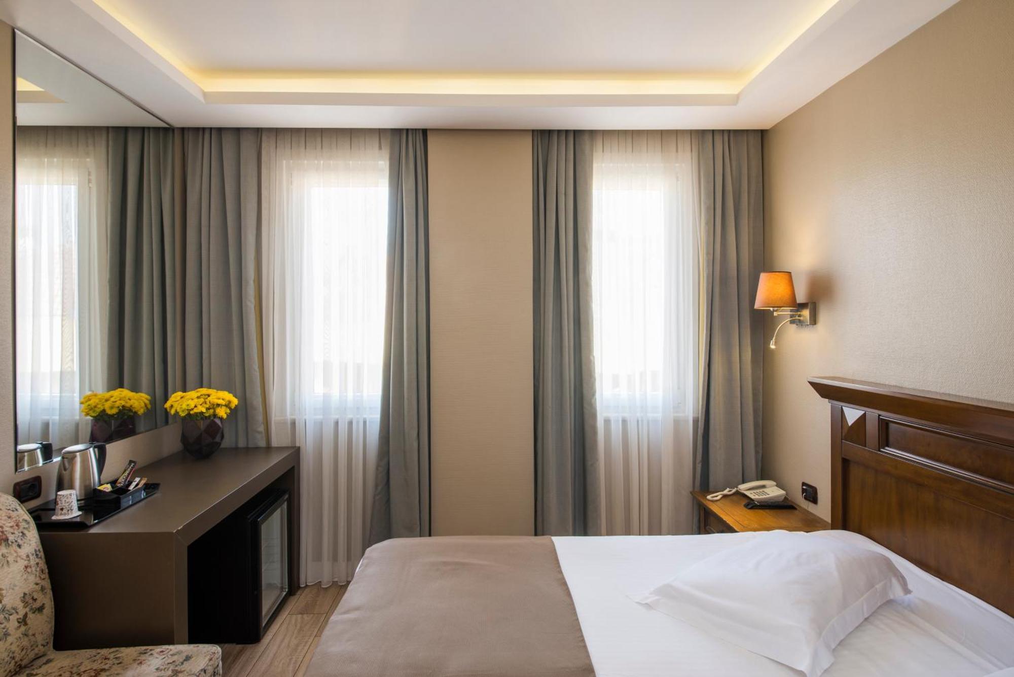 Semsan Hotel Istanbul Exterior photo